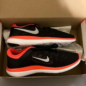 Nike Flex 7Y shoes NIB!!!